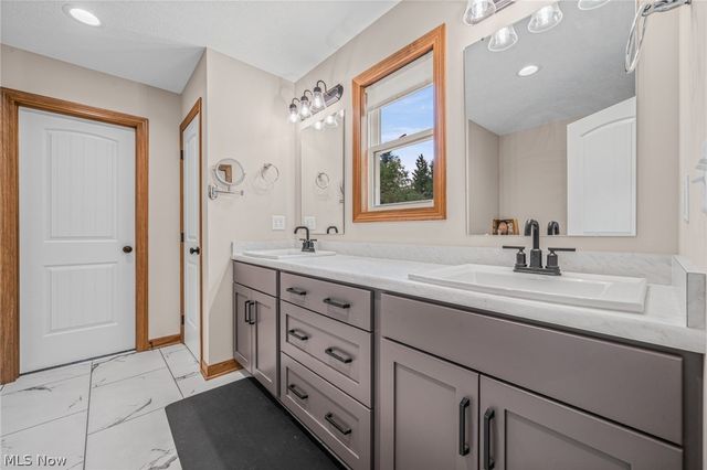 850 Eggleston Road, Aurora, OH 44202