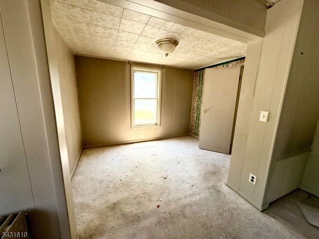 172 Sparta Ave, Newton Town, NJ 07860