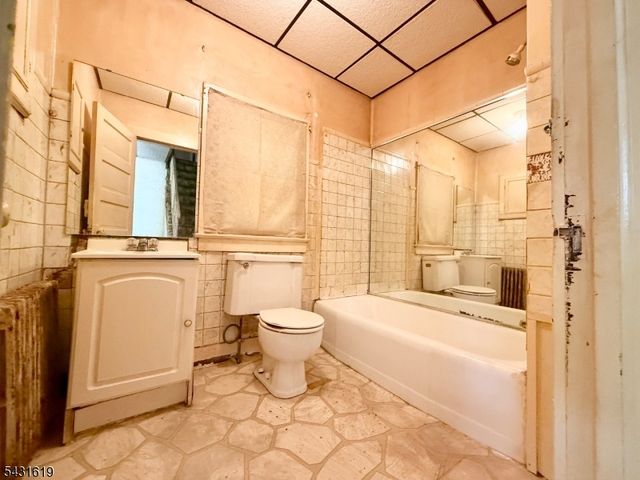 172 Sparta Ave, Newton Town, NJ 07860