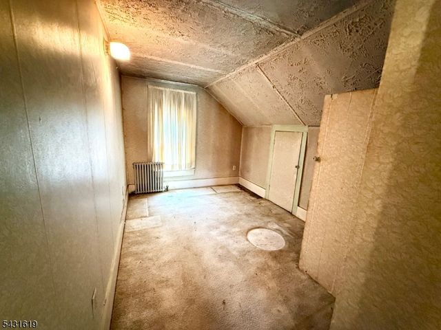 172 Sparta Ave, Newton Town, NJ 07860