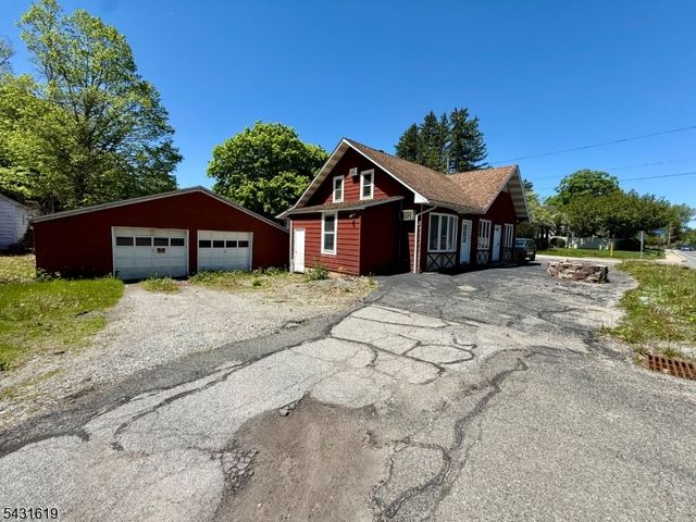172 Sparta Ave, Newton Town, NJ 07860