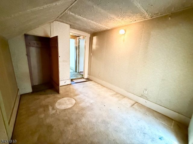 172 Sparta Ave, Newton Town, NJ 07860