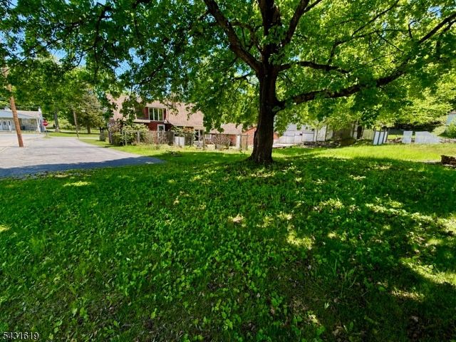 172 Sparta Ave, Newton Town, NJ 07860