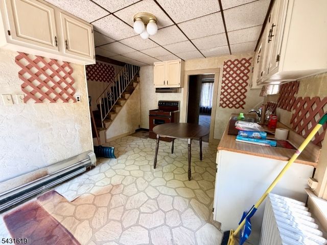 172 Sparta Ave, Newton Town, NJ 07860