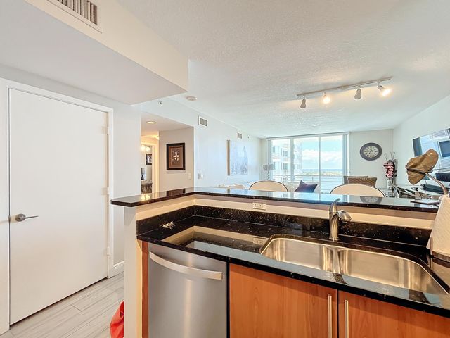 1551 N Flagler Drive 1212, West Palm Beach, FL 33401