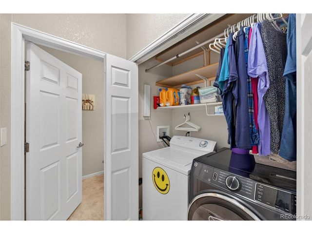 5255 Memphis St 8-806, Denver, CO 80239
