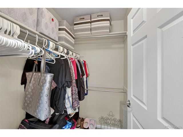 5255 Memphis St 8-806, Denver, CO 80239