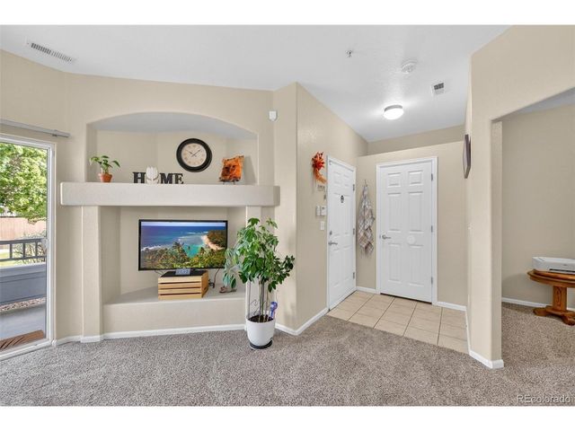 5255 Memphis St 8-806, Denver, CO 80239
