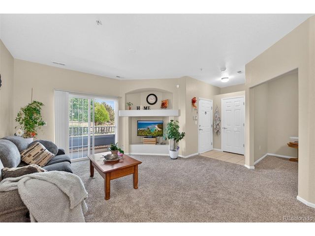 5255 Memphis St 8-806, Denver, CO 80239