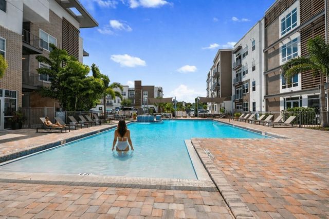 1185 S PINELLAS AVENUE A3, Tarpon Springs, FL 34689