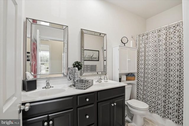 15 TALLGRASS PATH, Lancaster, PA 17602
