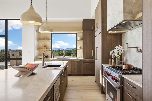 6 Shaman, Santa Fe, NM 87506