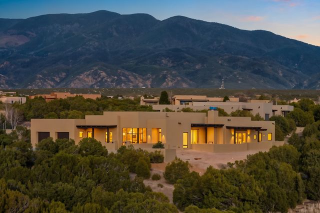 6 Shaman, Santa Fe, NM 87506