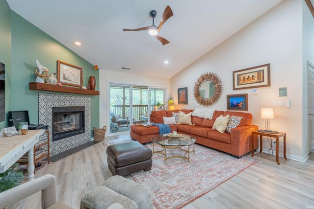 9620 S Bay Pointe Court, Bloomington, IN 47401