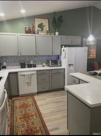 9620 S Bay Pointe Court, Bloomington, IN 47401