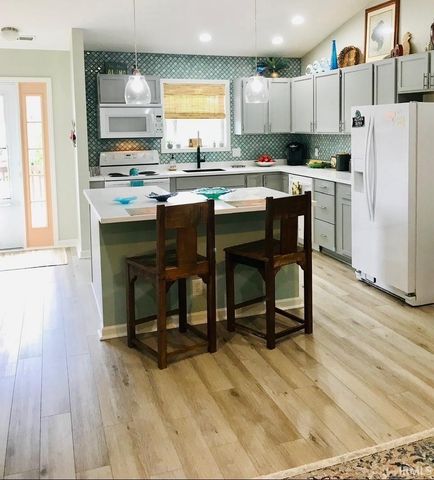 9620 S Bay Pointe Court, Bloomington, IN 47401