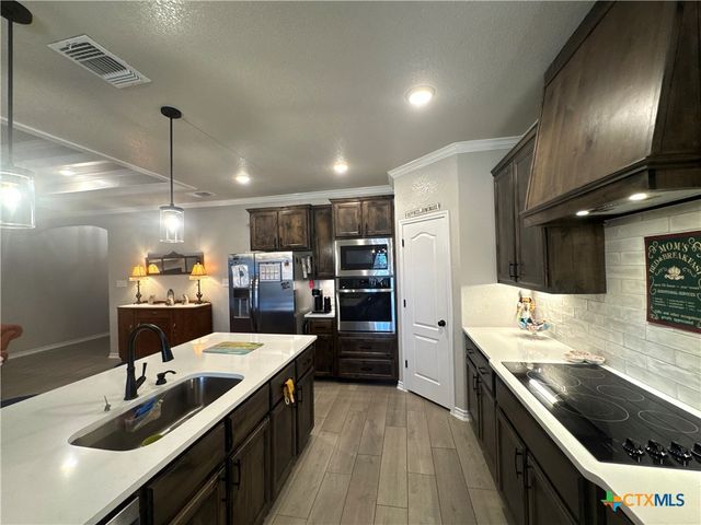 806 Eagle Crest Cove, Salado, TX 76571