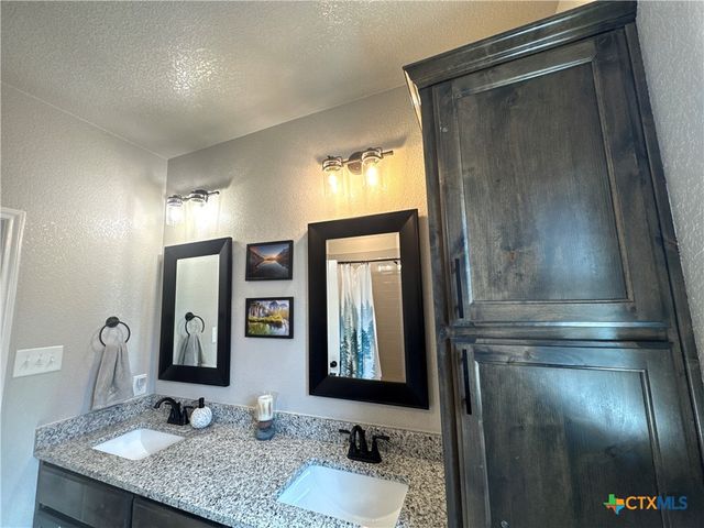 806 Eagle Crest Cove, Salado, TX 76571