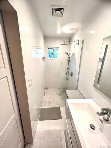 66 Smith Street, Glen Cove, NY 11542