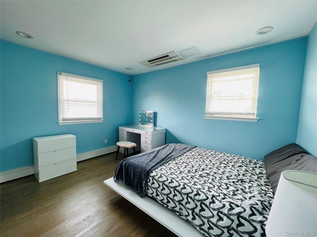 66 Smith Street, Glen Cove, NY 11542