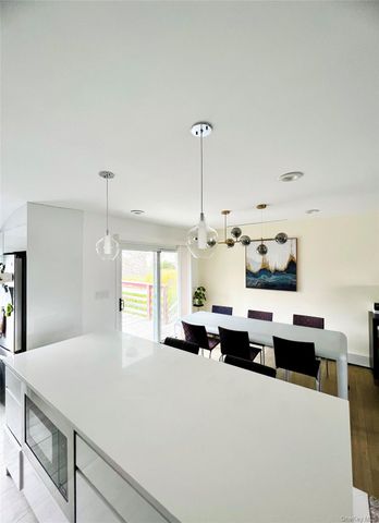 66 Smith Street, Glen Cove, NY 11542