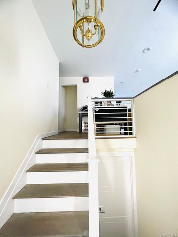 66 Smith Street, Glen Cove, NY 11542