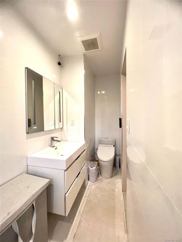 66 Smith Street, Glen Cove, NY 11542