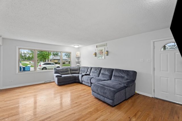 4416 W 123rd Place, Alsip, IL 60803