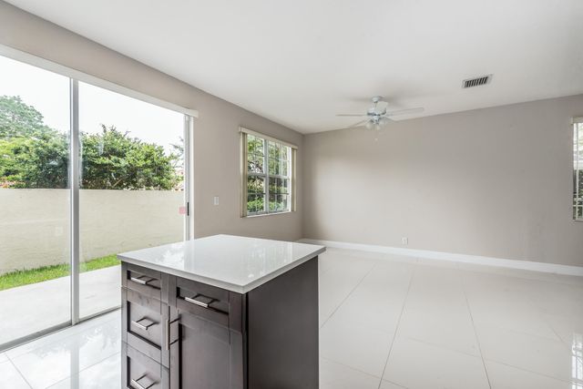 4020 NW 90th Way, Sunrise, FL 33351