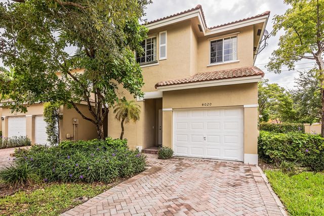 4020 NW 90th Way, Sunrise, FL 33351