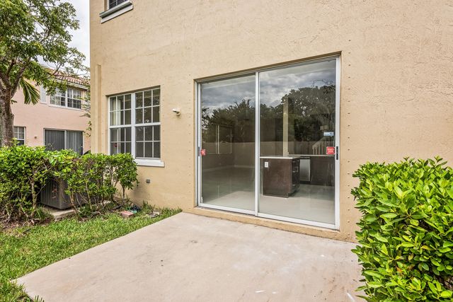 4020 NW 90th Way, Sunrise, FL 33351