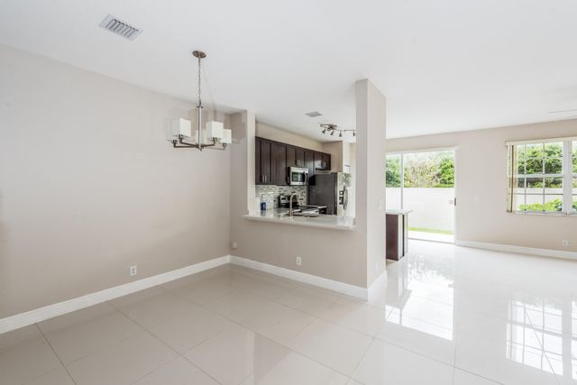 4020 NW 90th Way, Sunrise, FL 33351