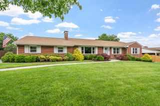 2561 Inglewood RD, Roanoke, VA 24015