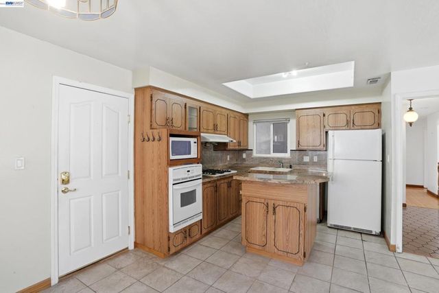35950 Wellington Pl, Fremont, CA 94536