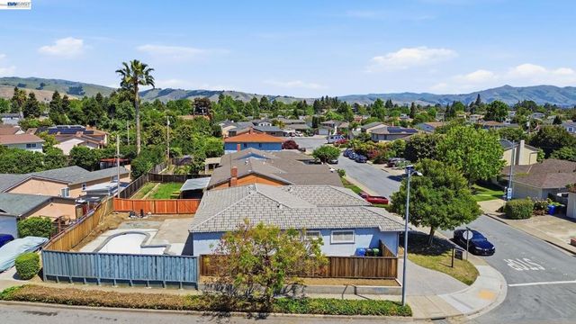 35950 Wellington Pl, Fremont, CA 94536
