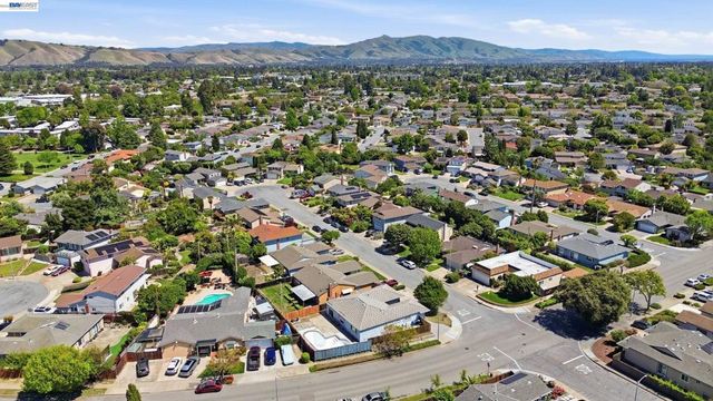 35950 Wellington Pl, Fremont, CA 94536