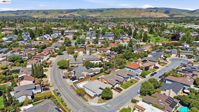 35950 Wellington Pl, Fremont, CA 94536