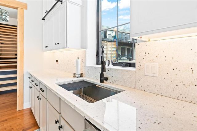 9 W Street, Lake Lotawana, MO 64086