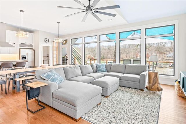 9 W Street, Lake Lotawana, MO 64086