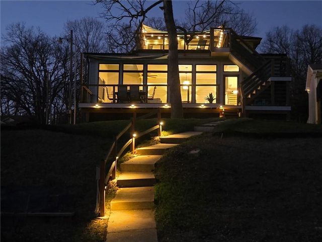 9 W Street, Lake Lotawana, MO 64086