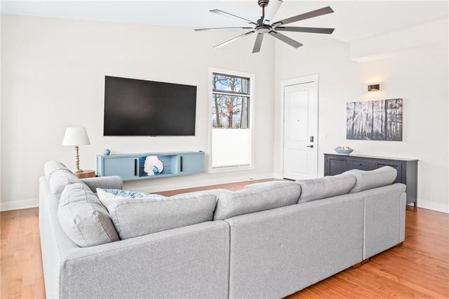 9 W Street, Lake Lotawana, MO 64086