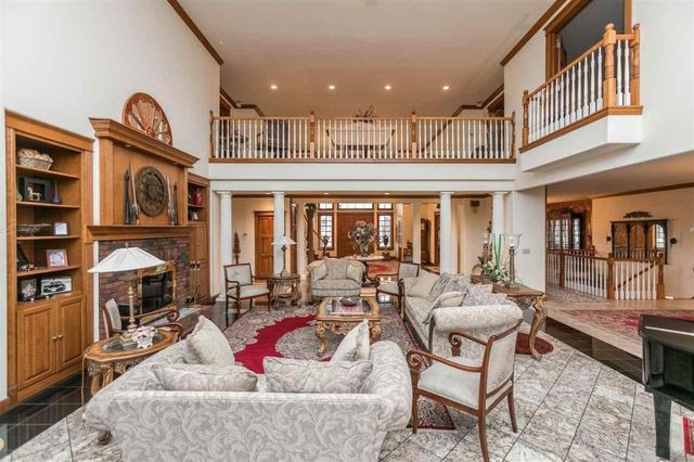 6201 Lakeside Road, Marion, IA 52302