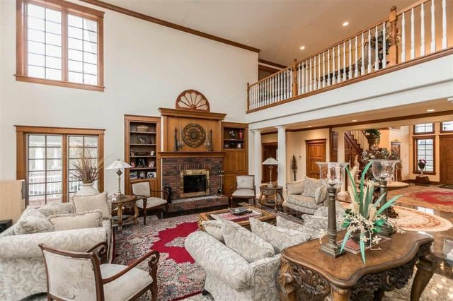 6201 Lakeside Road, Marion, IA 52302