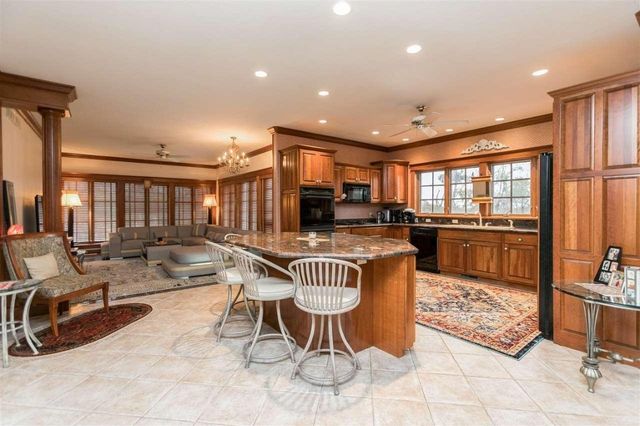 6201 Lakeside Road, Marion, IA 52302