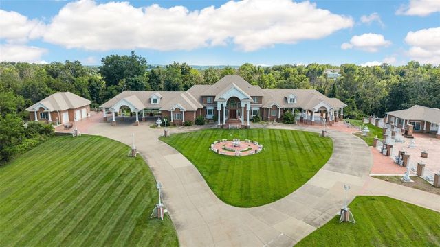 6201 Lakeside Road, Marion, IA 52302