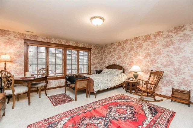 6201 Lakeside Road, Marion, IA 52302