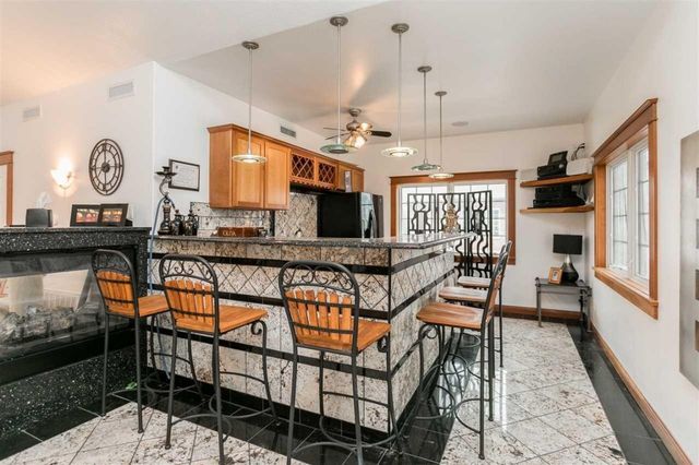 6201 Lakeside Road, Marion, IA 52302