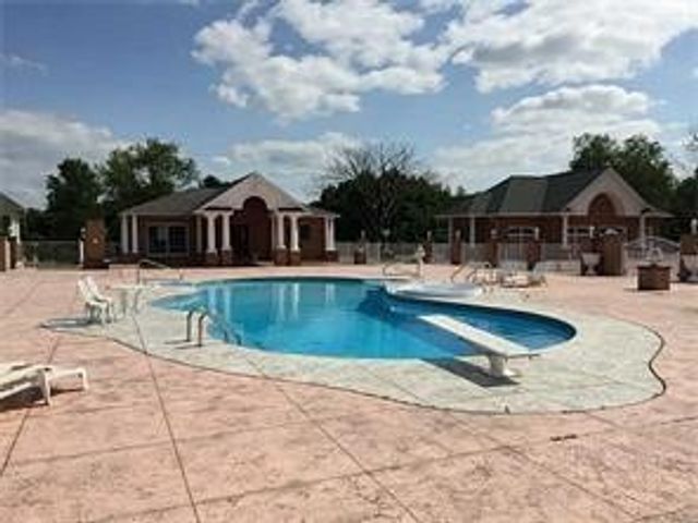 6201 Lakeside Road, Marion, IA 52302