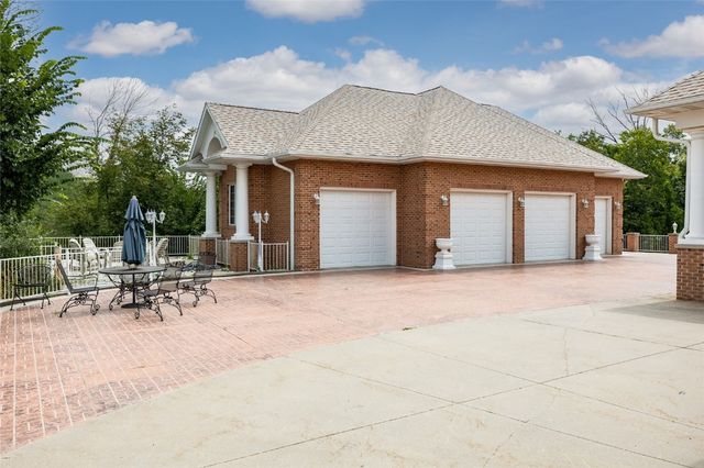 6201 Lakeside Road, Marion, IA 52302