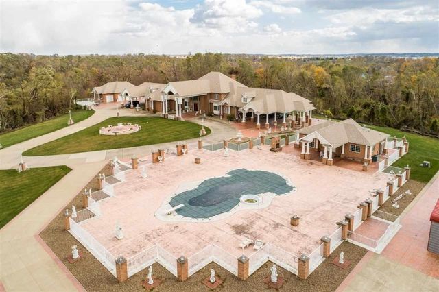 6201 Lakeside Road, Marion, IA 52302